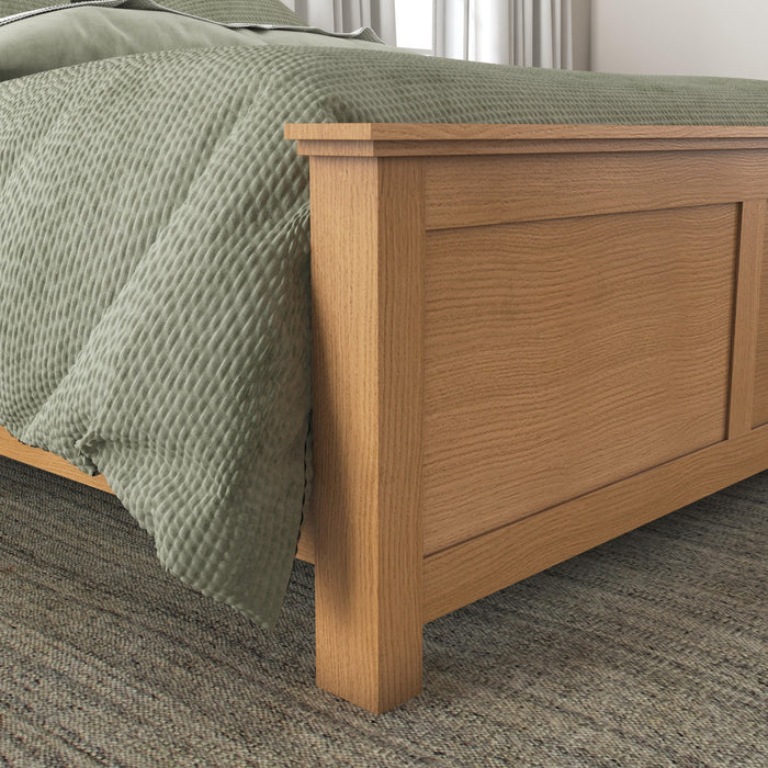 Oak Park King Bed and Two Nightstands